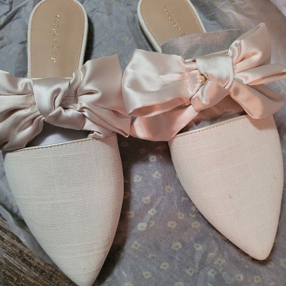 Copper Key Cream Bow Mules With Box - Picture 3 of 7